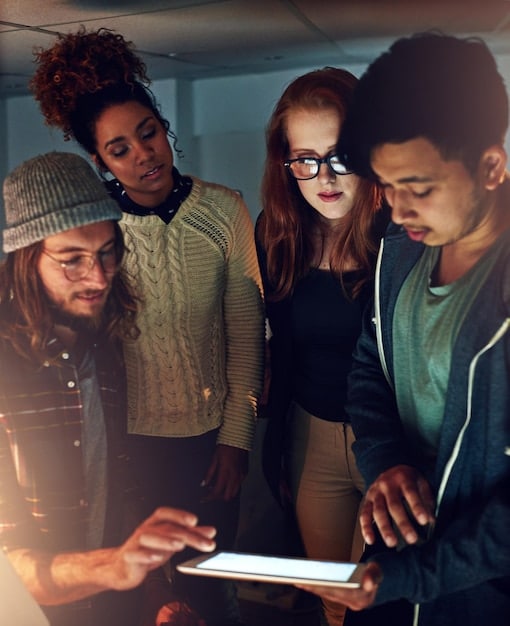 The Future of Fandom: How Online Communities Create US Celebrities
